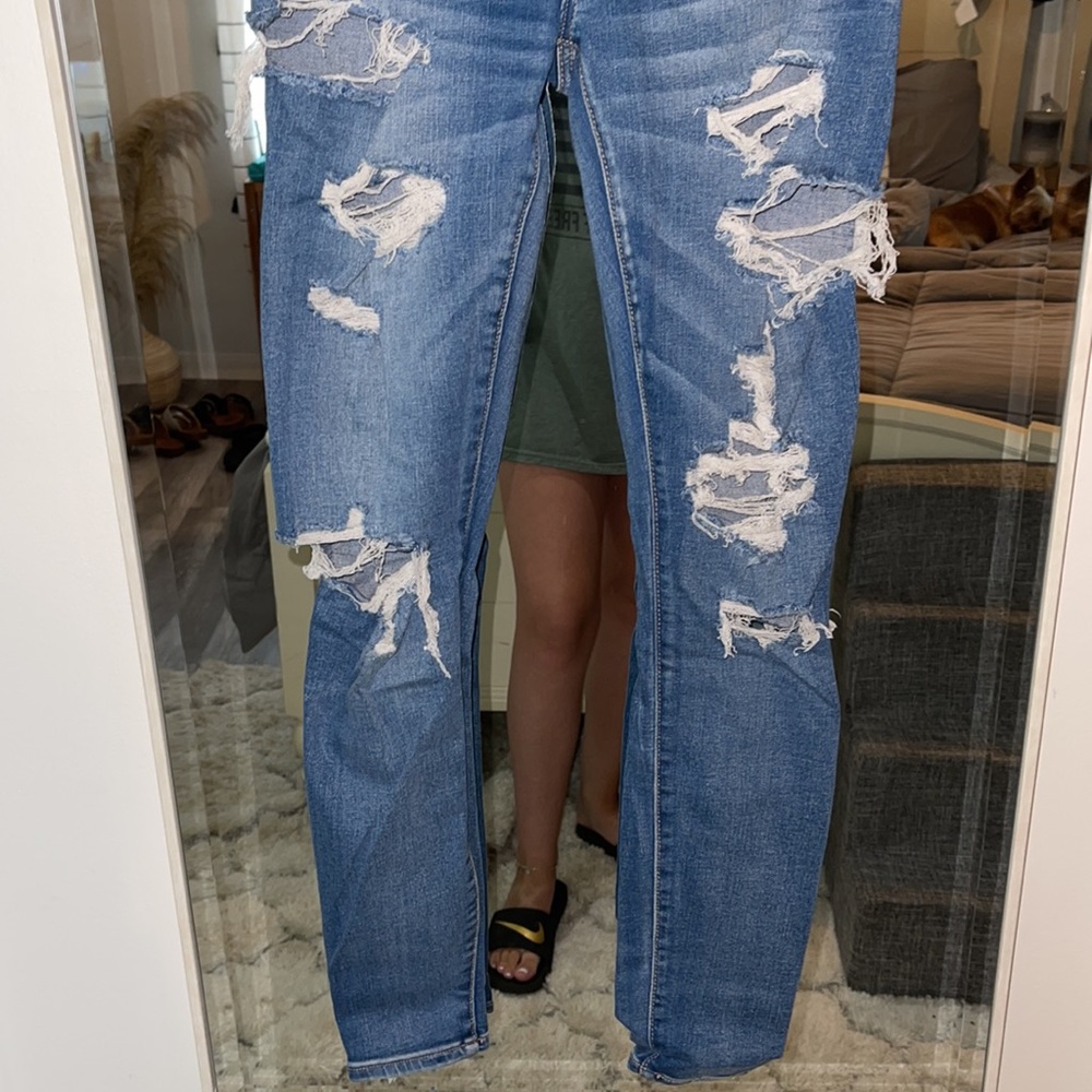 American Eagle Distressed Super Hi-Rise Jeggings - Picture 5 of 9